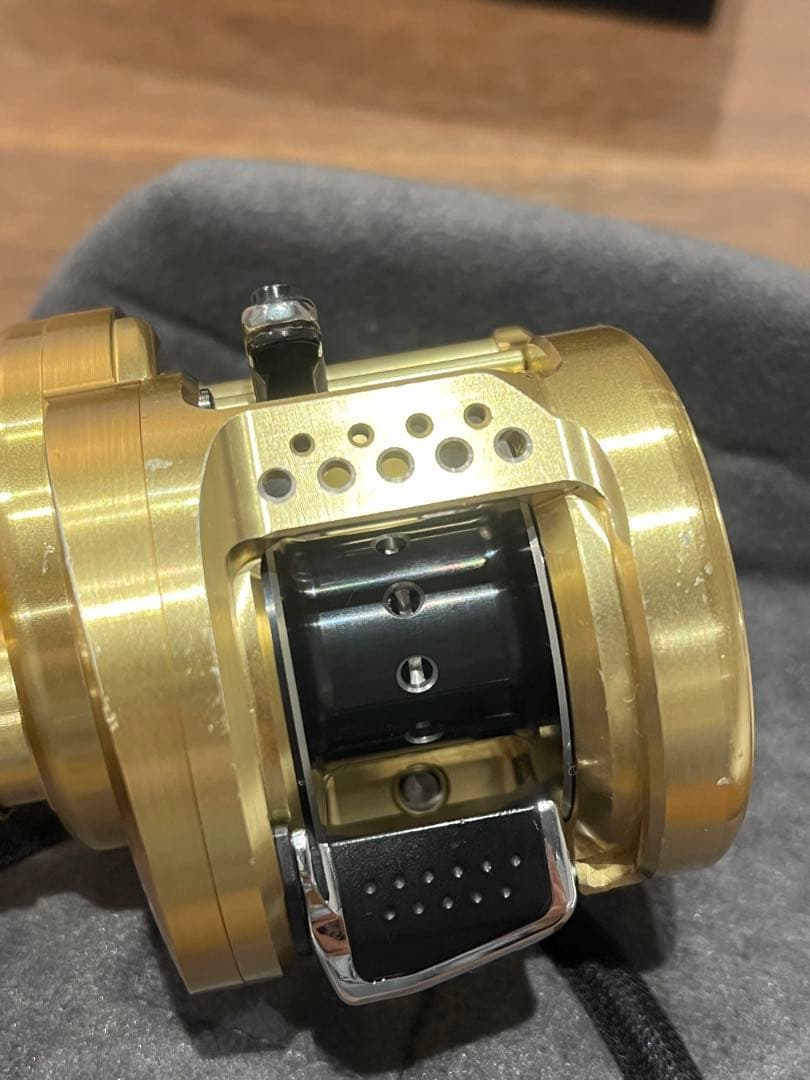 SHIMANO 15 CALCUTTA CONQUEST 201 カルカッタ