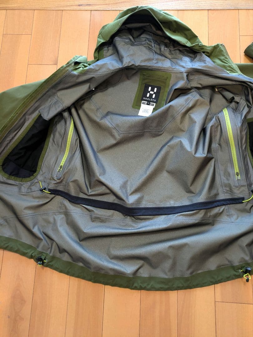 人気ホグロフス GORE-TEX上下セット　Ｓサイズ　スキー・スノーボードウエア