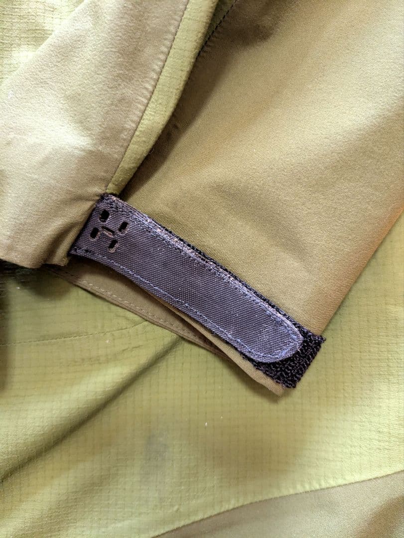 人気ホグロフス GORE-TEX上下セット　Ｓサイズ　スキー・スノーボードウエア