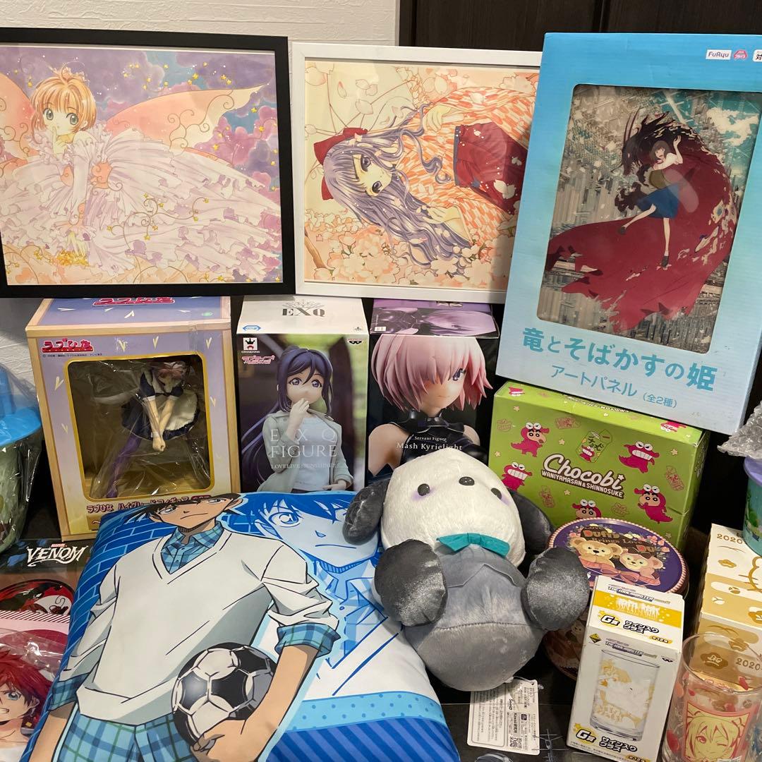 雑貨　アニメグッズ　まとめ売り　300点以上　140サイズ