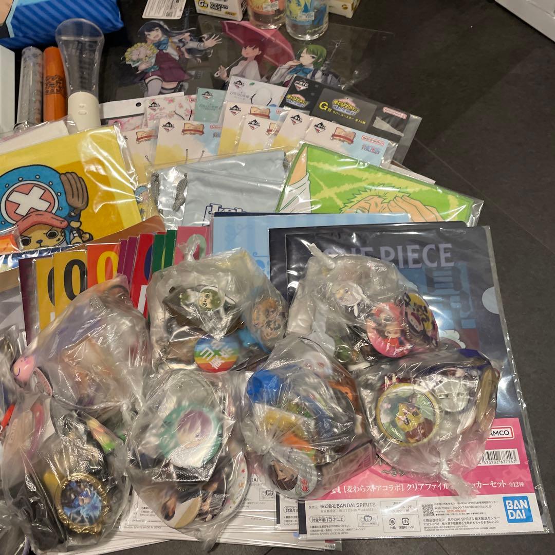 雑貨　アニメグッズ　まとめ売り　300点以上　140サイズ