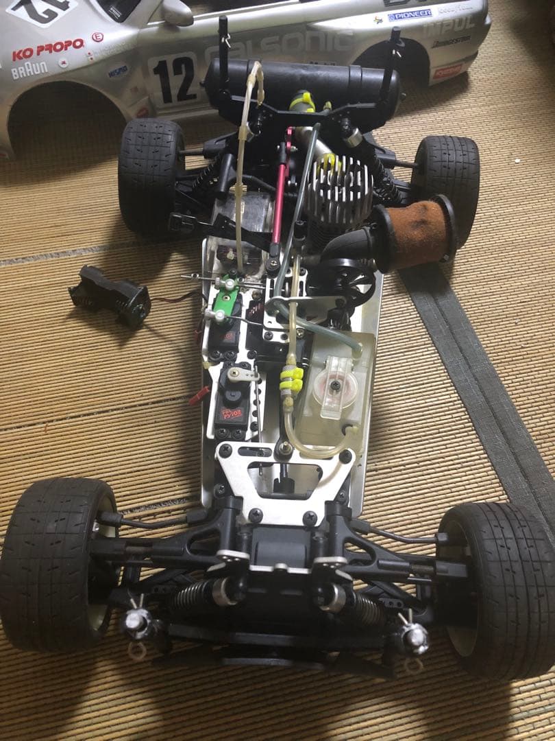 値引き可！ラジコン　京商 1/8 スカイライン カルソニック　エンジンカー