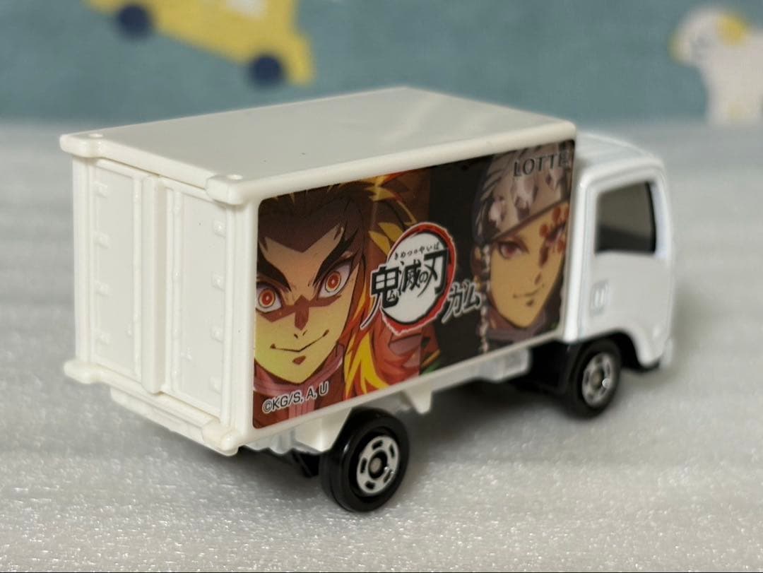 【激レア】トミカ　ロッテ 鬼滅の刃 ガム トラック　ISUZU エルフ
