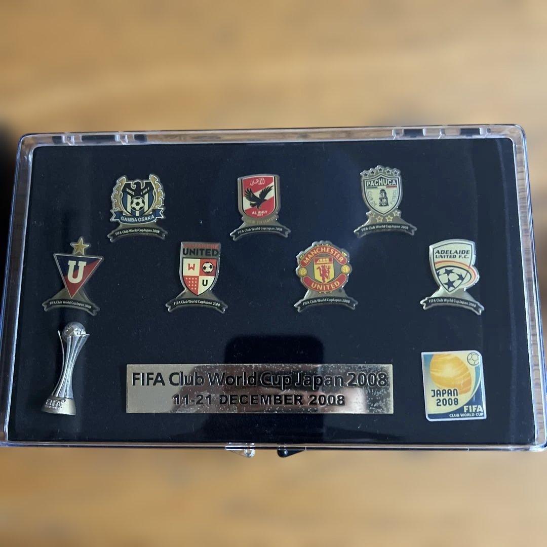FIFAクラブワールドカップ記念ピンバッジセット