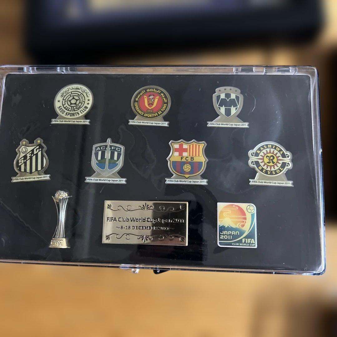 FIFAクラブワールドカップ記念ピンバッジセット