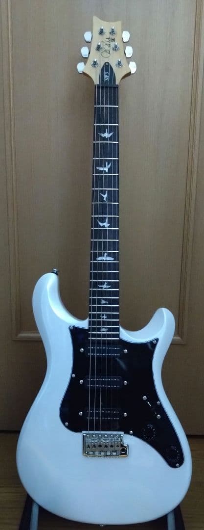 PRS SE NF3 Pearl White ローズネック