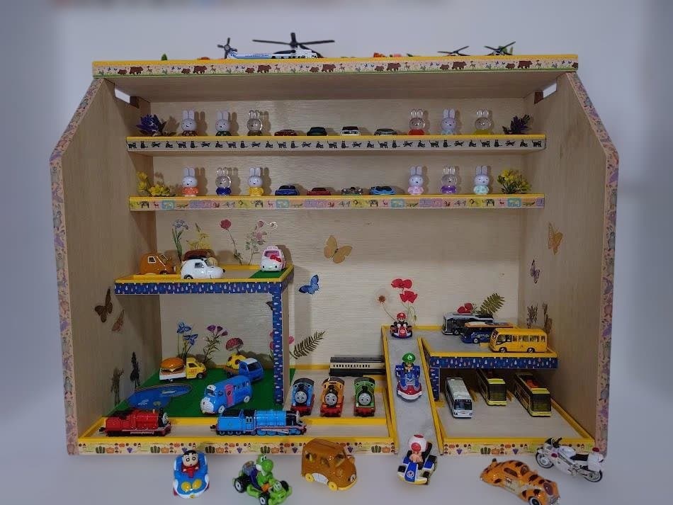 トミカ木製手作り駐車場（ビッグイエロ－）BY04