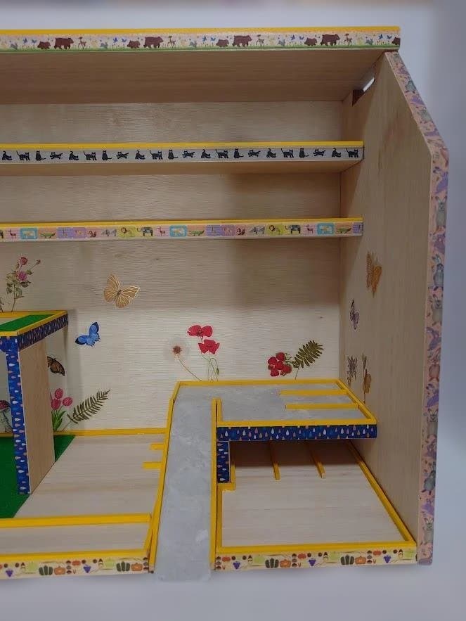 トミカ木製手作り駐車場（ビッグイエロ－）BY04