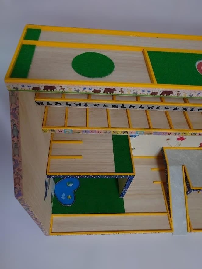 トミカ木製手作り駐車場（ビッグイエロ－）BY04