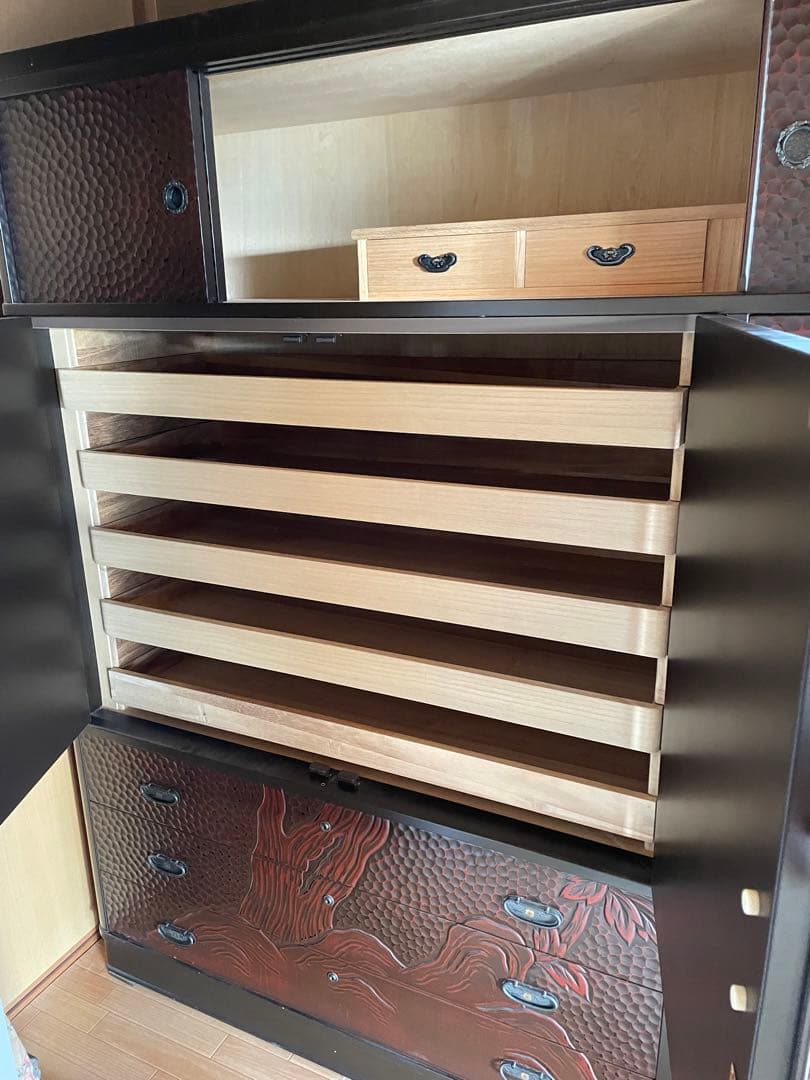 鎌倉彫り　佐藤恵仙作品　桐タンス　着物保管