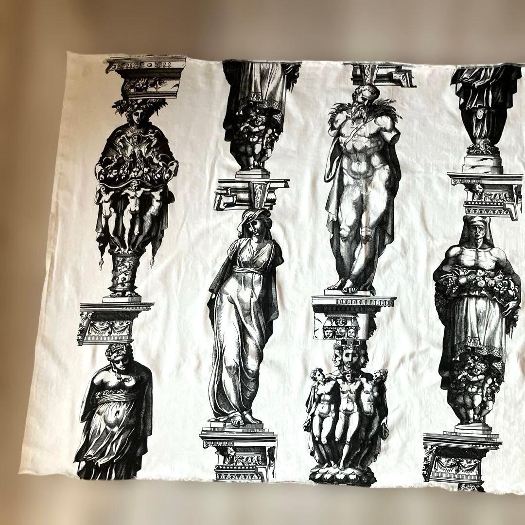 【匿名配送 ヴィンテージ 希少】中世古典的彫刻デザインの綿生地