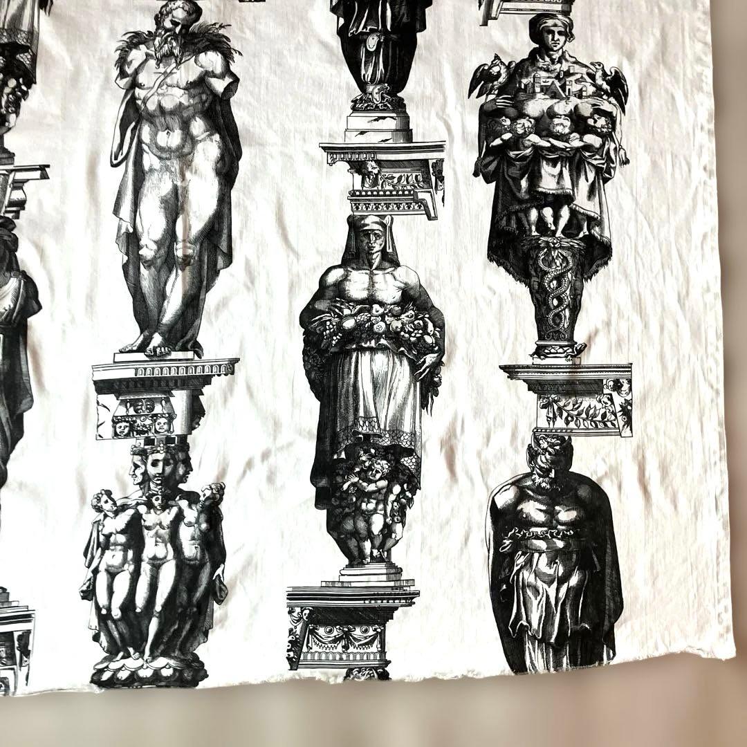 【匿名配送 ヴィンテージ 希少】中世古典的彫刻デザインの綿生地