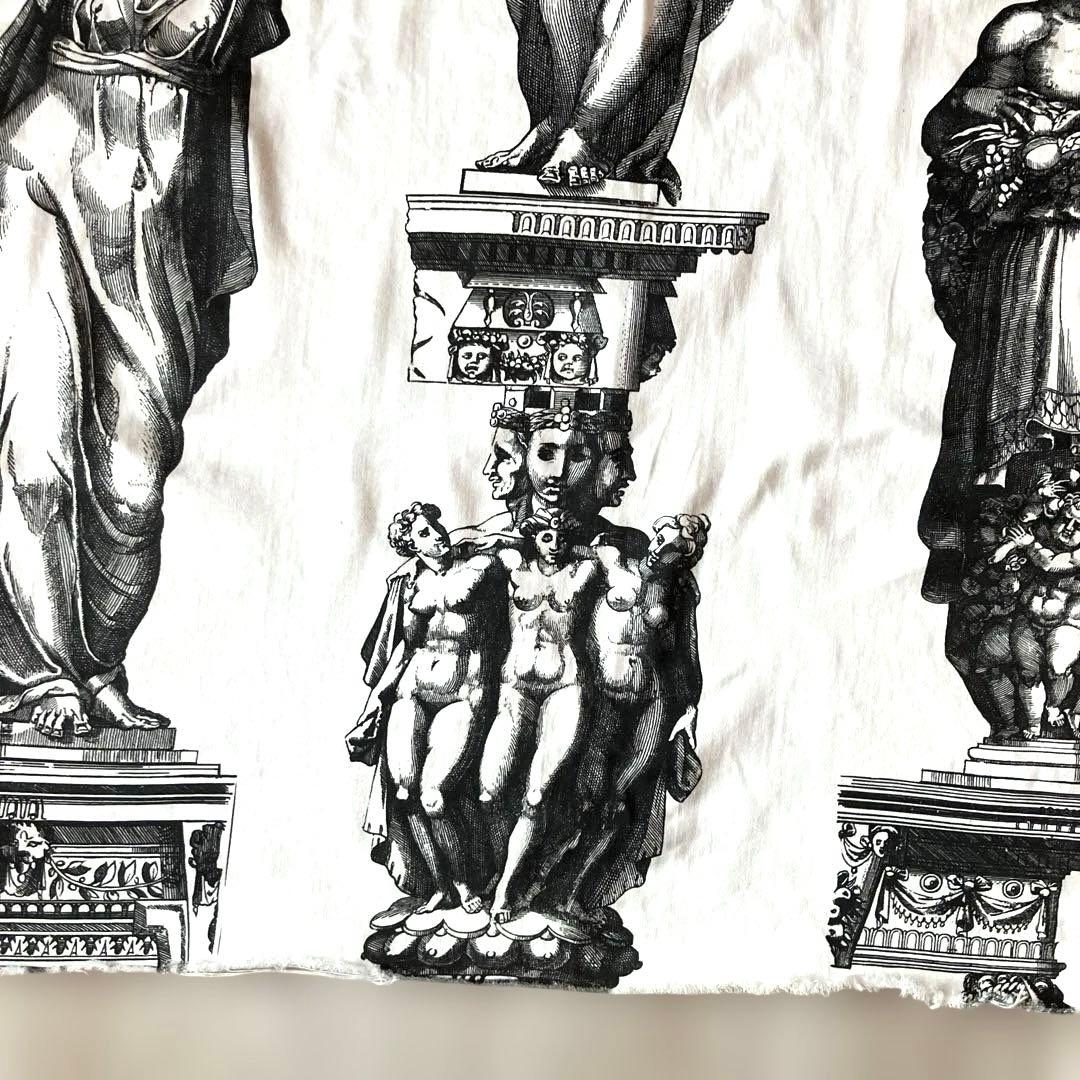 【匿名配送 ヴィンテージ 希少】中世古典的彫刻デザインの綿生地