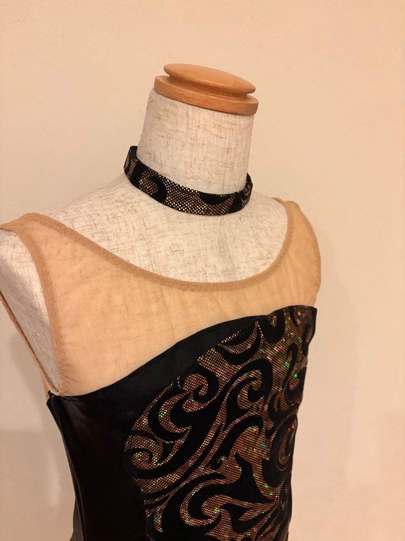 140ダンス衣装　黒×ゴールド　ワンピース