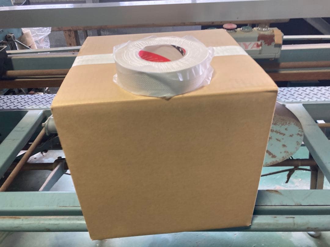寺岡製作所　ヘビーテープ白糊　1箱(32巻) テープ幅38ｍｍ　長さ25ｍ