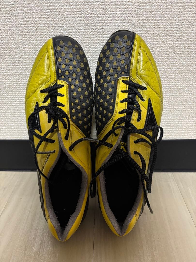 サッカーシューズ　ミズノ　イグニタス