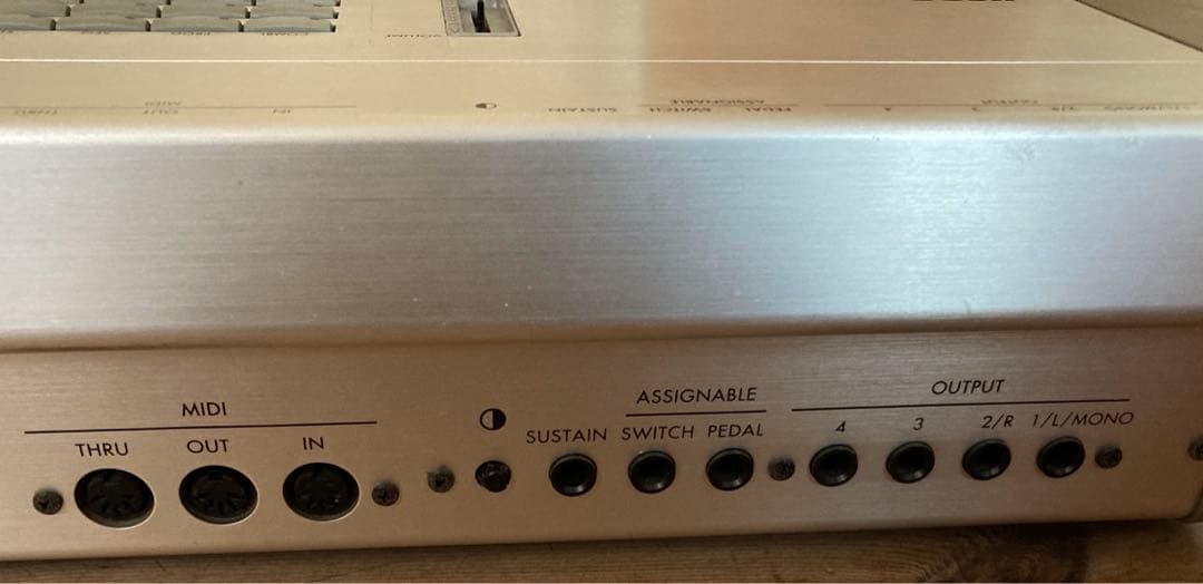 【ジャンク品】KORG TRINITY PLUS スタンド付シンセサイザー