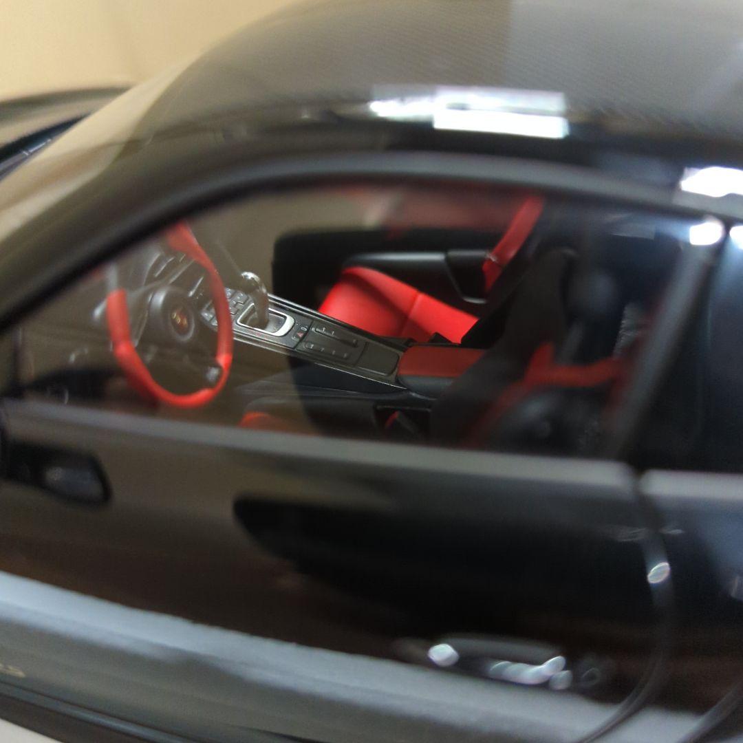 オートアート1/18 ポルシェ 911 (991.2) GT2