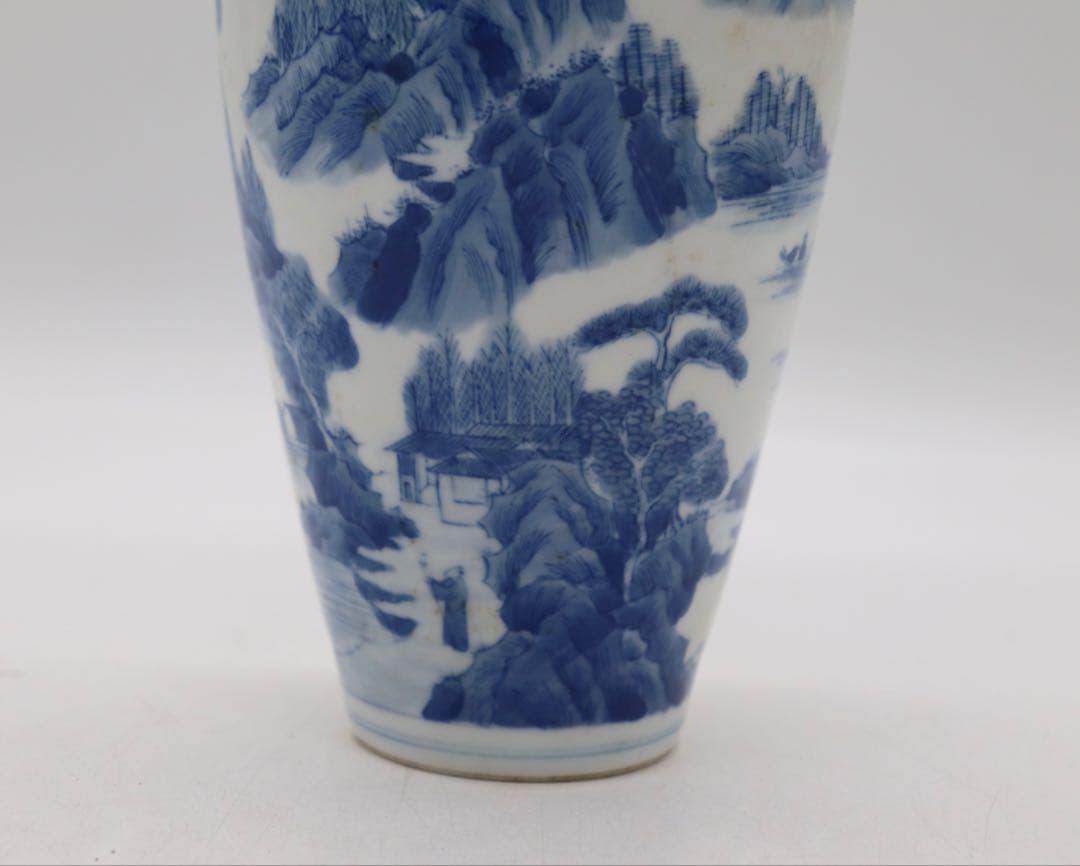 中国　染付　山水人物紋瓶　大清康熙年製銘　送料込み250814