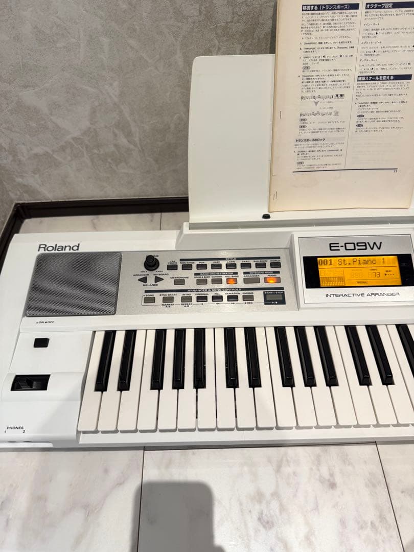 名器 ローランド ROLAND スピーカー内蔵 キーボード E-09W 美品