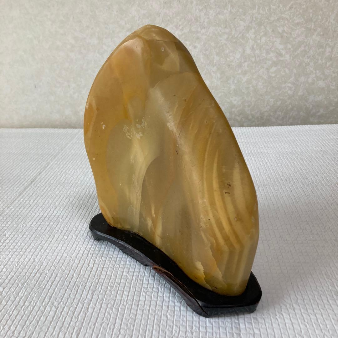 天然石 瑪瑙 黄色縞模様 水石 置物 オニキス 飾り石 古美術品 台座付き