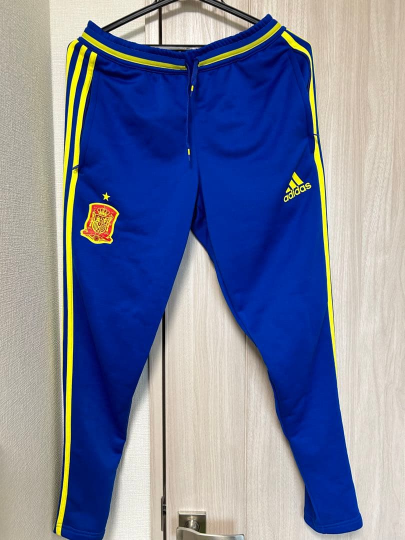 【中古】スペイン代表トレーニングウェア　セットアップMサイズ