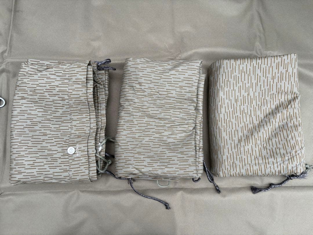 東ドイツ軍幕、ポール、バックパック