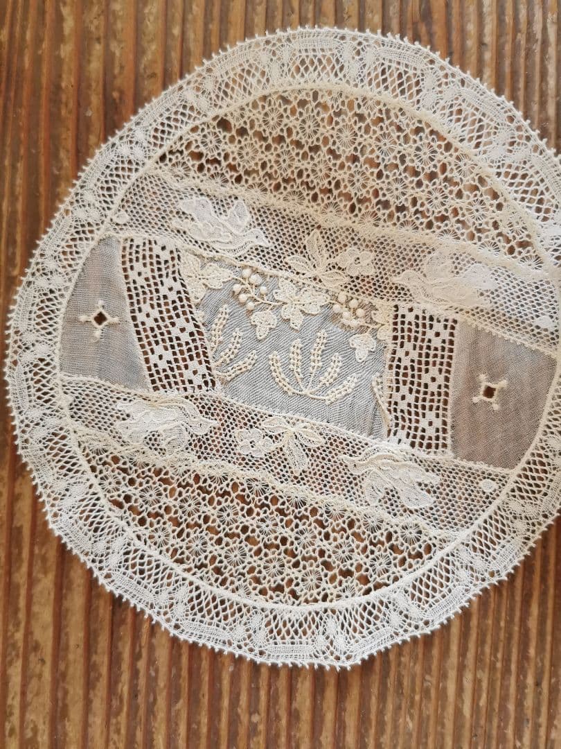 アンティーク 花咲く野を飛ぶバード アランソンレース ✜ 糸花刺繍✾ドイリー