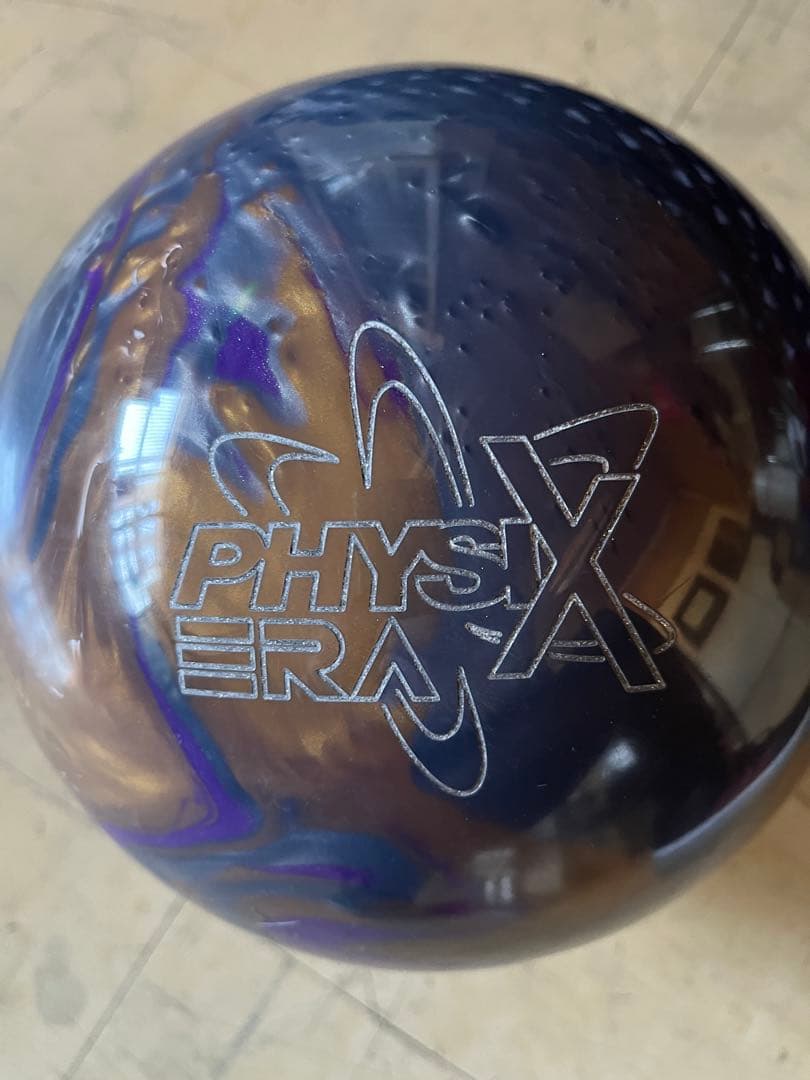 ボウリングボール　フィジックスエラ　15.4