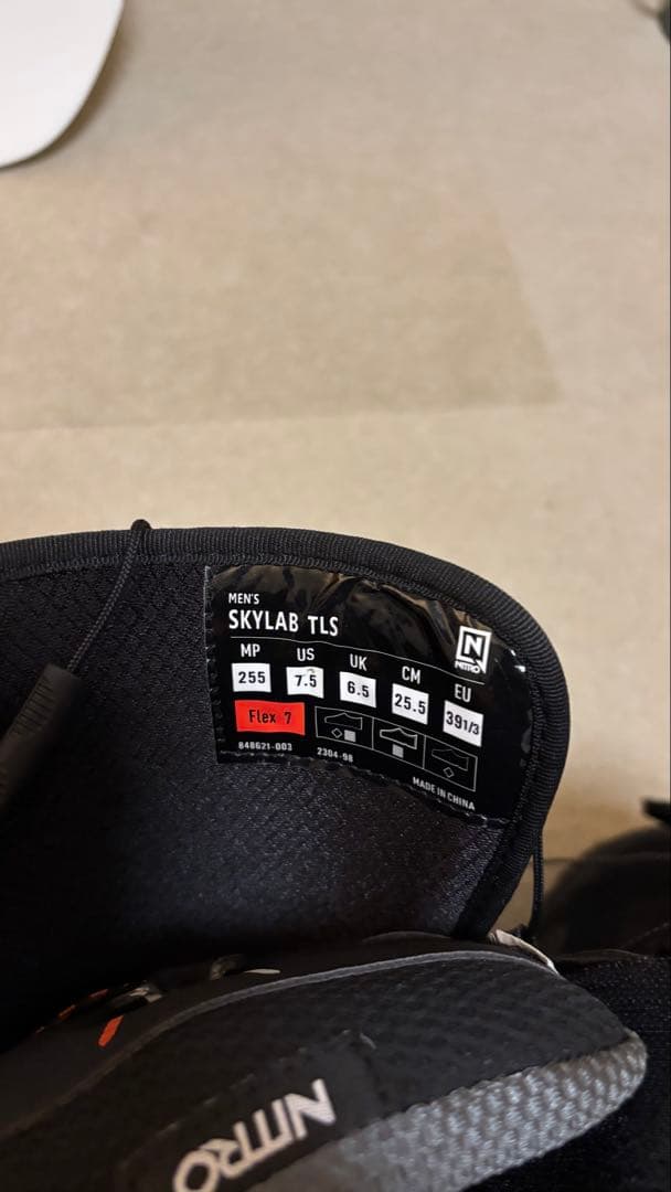 スノーボード3点セット（板+ビンディング+ブーツ）+おまけケース付き