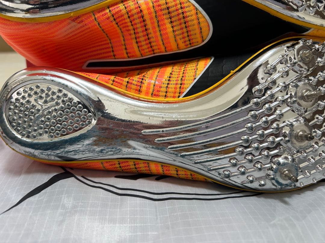 Puma 陸上競技用スパイクシューズ オレンジ/イエロー