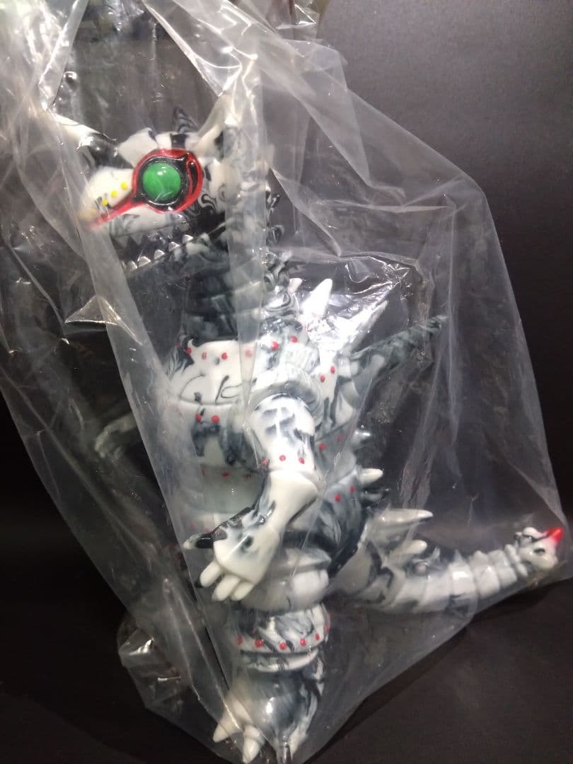 ドリームロケット 怪獣ロボット(黒白マーブル) ソフビ