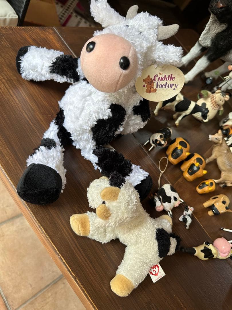 牛のミニチュアフィギュアセット