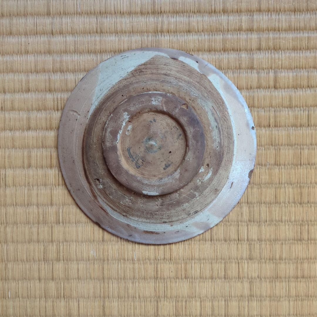 陶器製の円形皿 黒い模様　鉄絵　福字　皿　骨董品　古美術