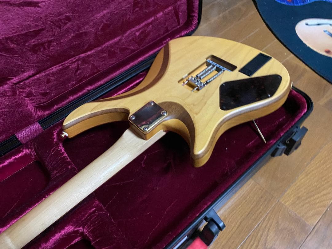 Varita Walnut Beans ケースは別のソフトケースになります。