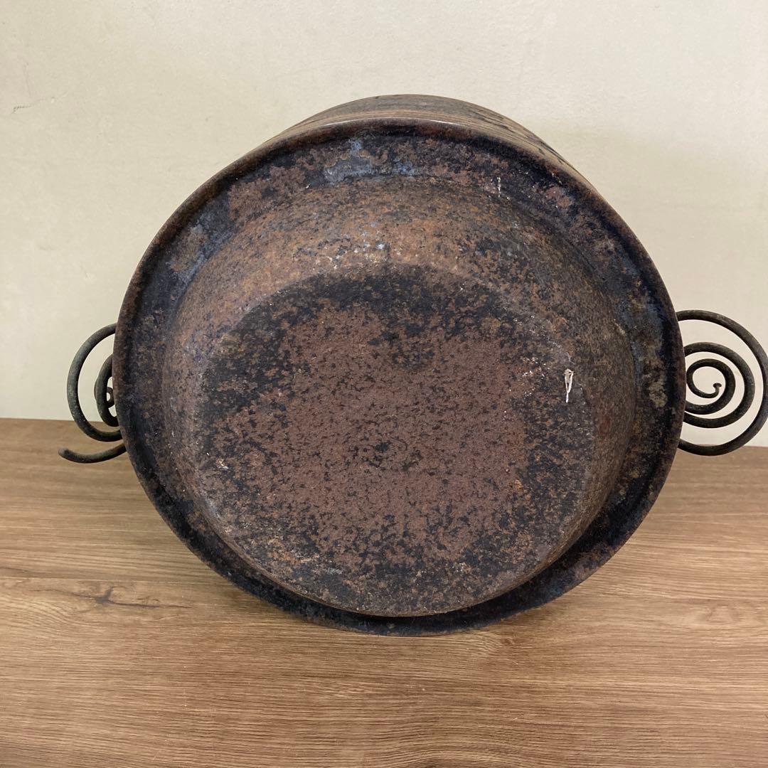 E-1 【骨董品】鉄製 茶釜 火鉢 刻印あり 渦巻き鐶 鉄器 レトロ アンティー