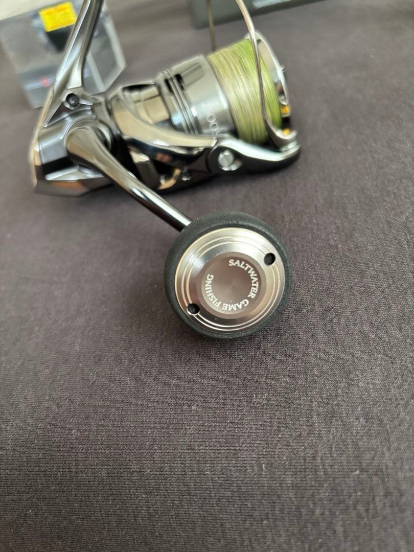 24ツインパワー 2500SHG 替えスプール.パワーハンドルノブ付