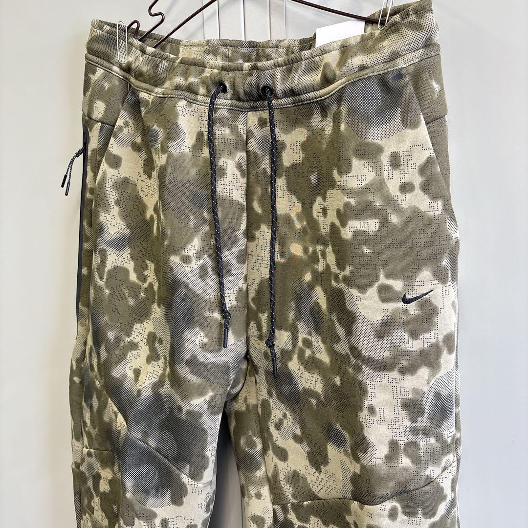 【新品】ナイキ テック メンズ オープンヘム フリース カモ パンツ L