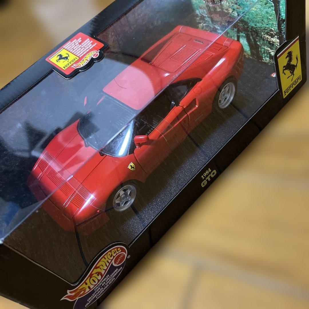 ホットウィール製1984年式フェラーリ288 GTO 1/18スケールミニカー
