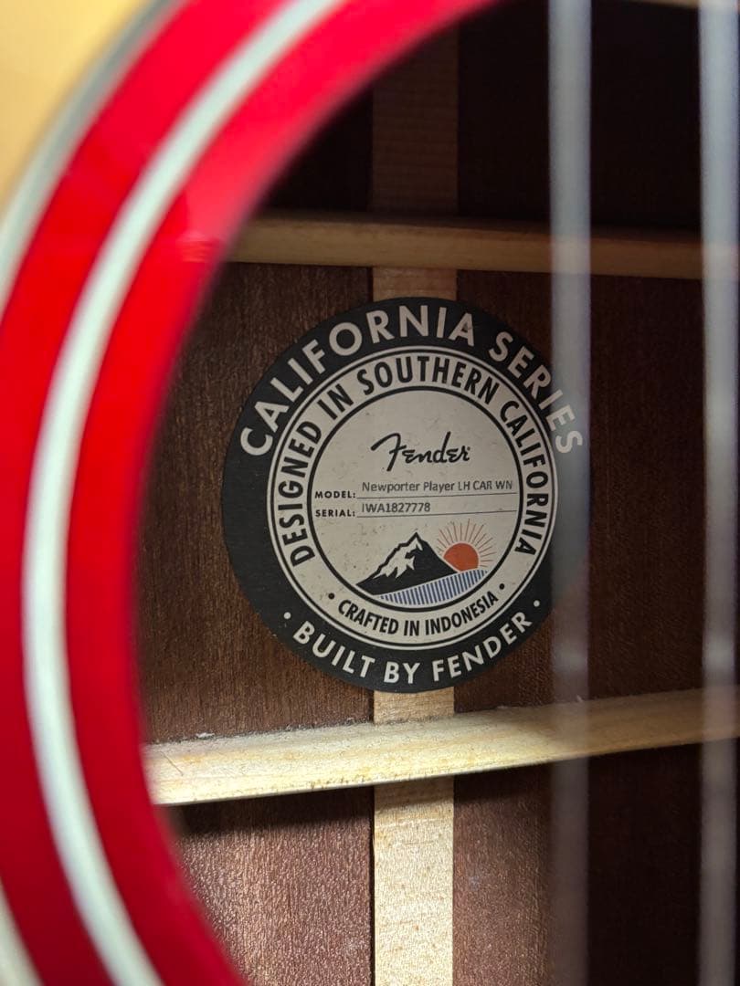 Fender Newporter Player Left-Hand ギグバッグ付