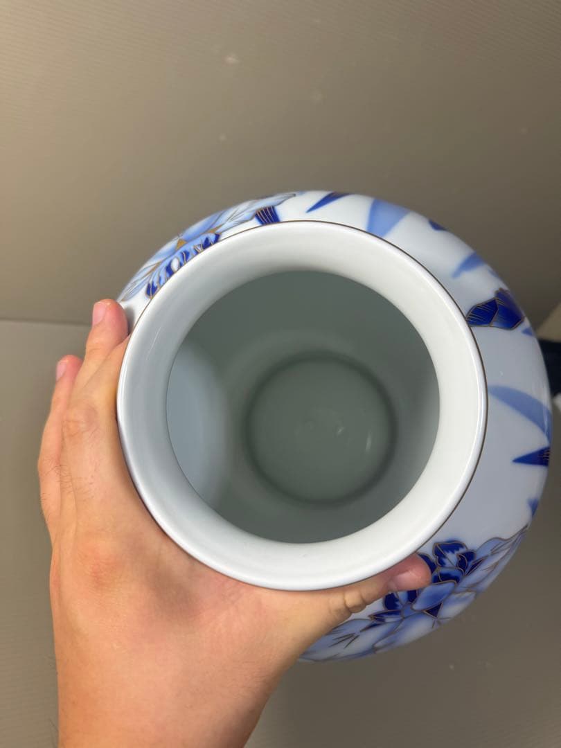 2318  有田焼 深川製磁 金彩 菖蒲文 あやめ文 花瓶　未使用