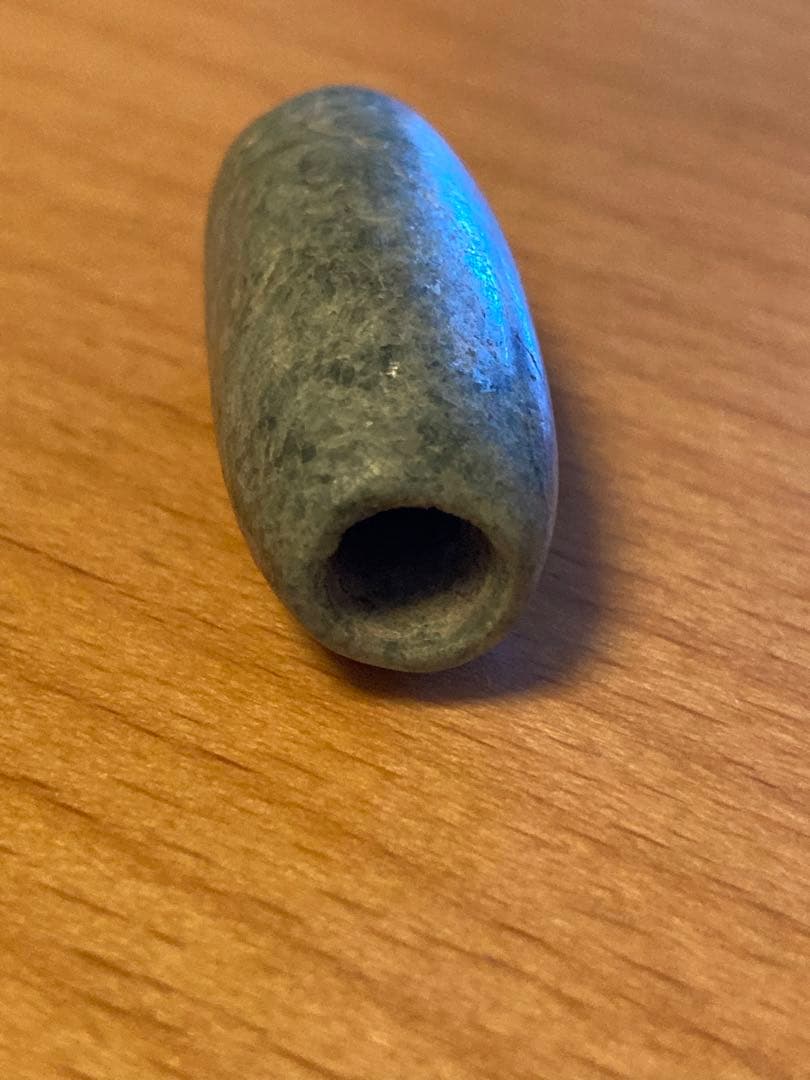 ④マヤ翡翠　天然石　穴付き　希少　天然石