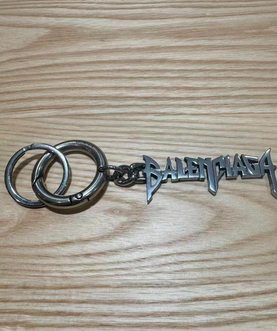 BALENCIAGA メタルロゴキーホルダー