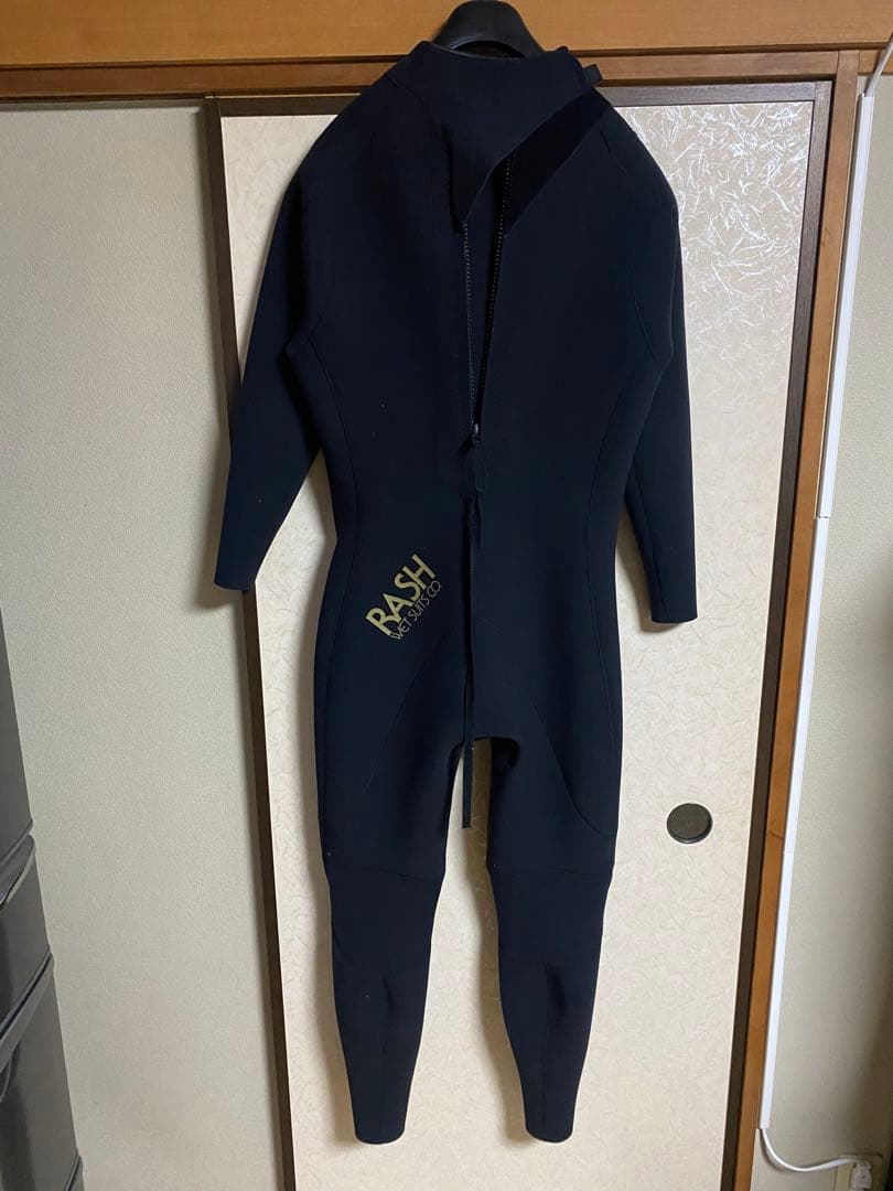 【最終値下】3ミリ　RASH黒ウエットスーツ　オーダー