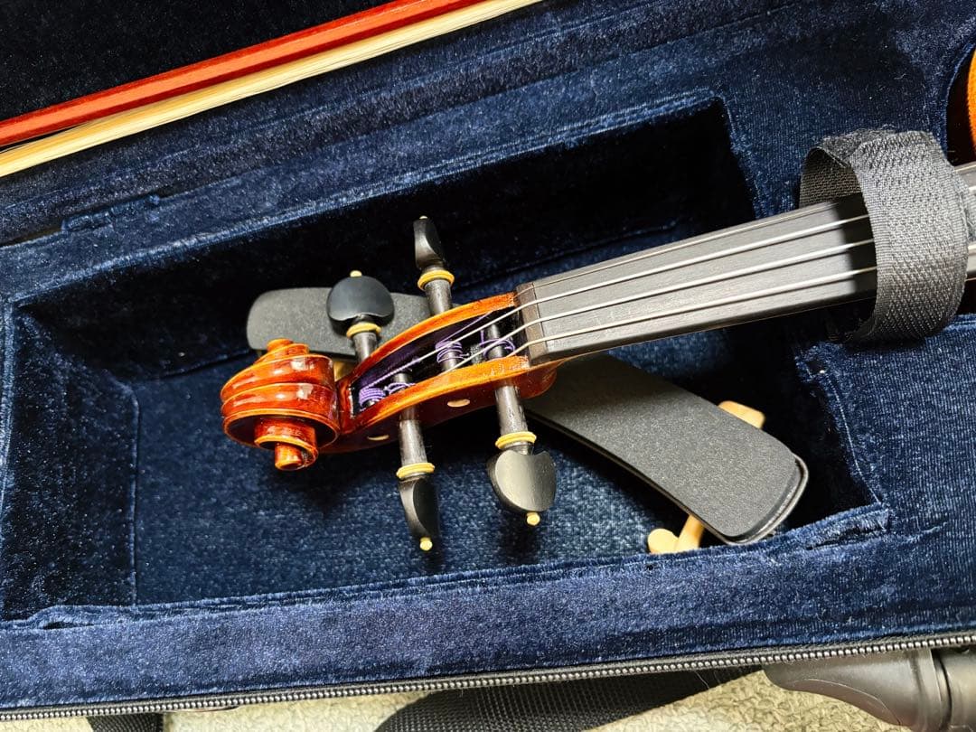 高品質・美品 初心者向け（本体/弓/肩当て/ケース/松脂）セット バイオリン