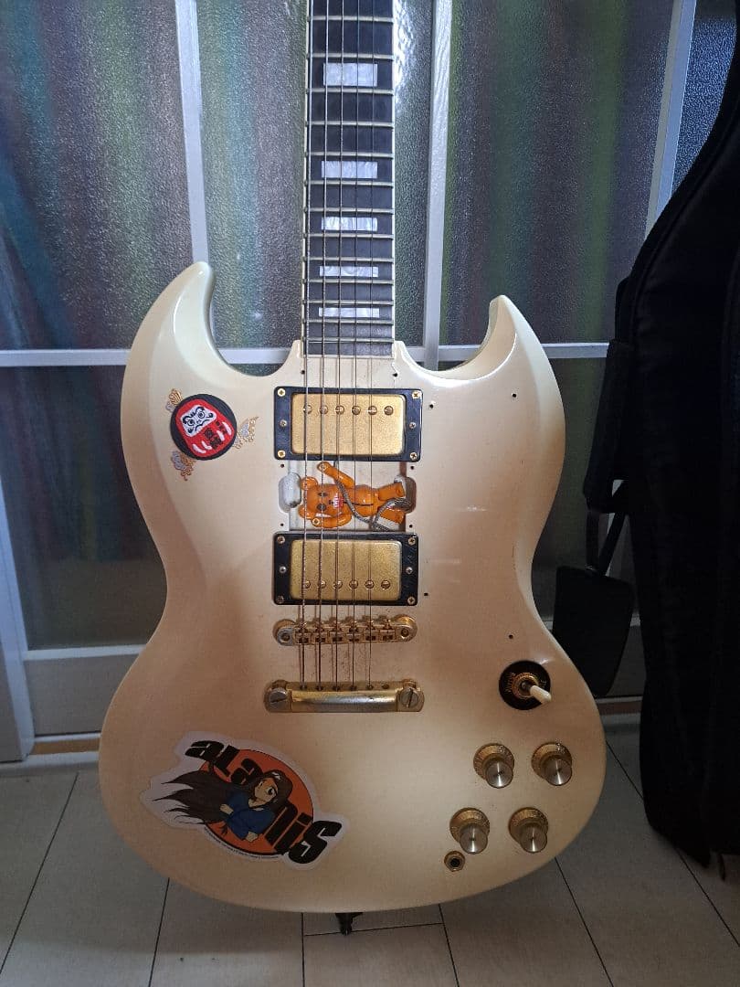 Bacchus　エレキギター　Fenderケース付き