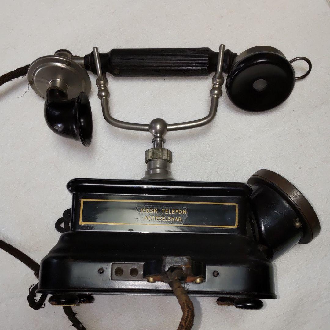 1930年代、スエーデン電話器。