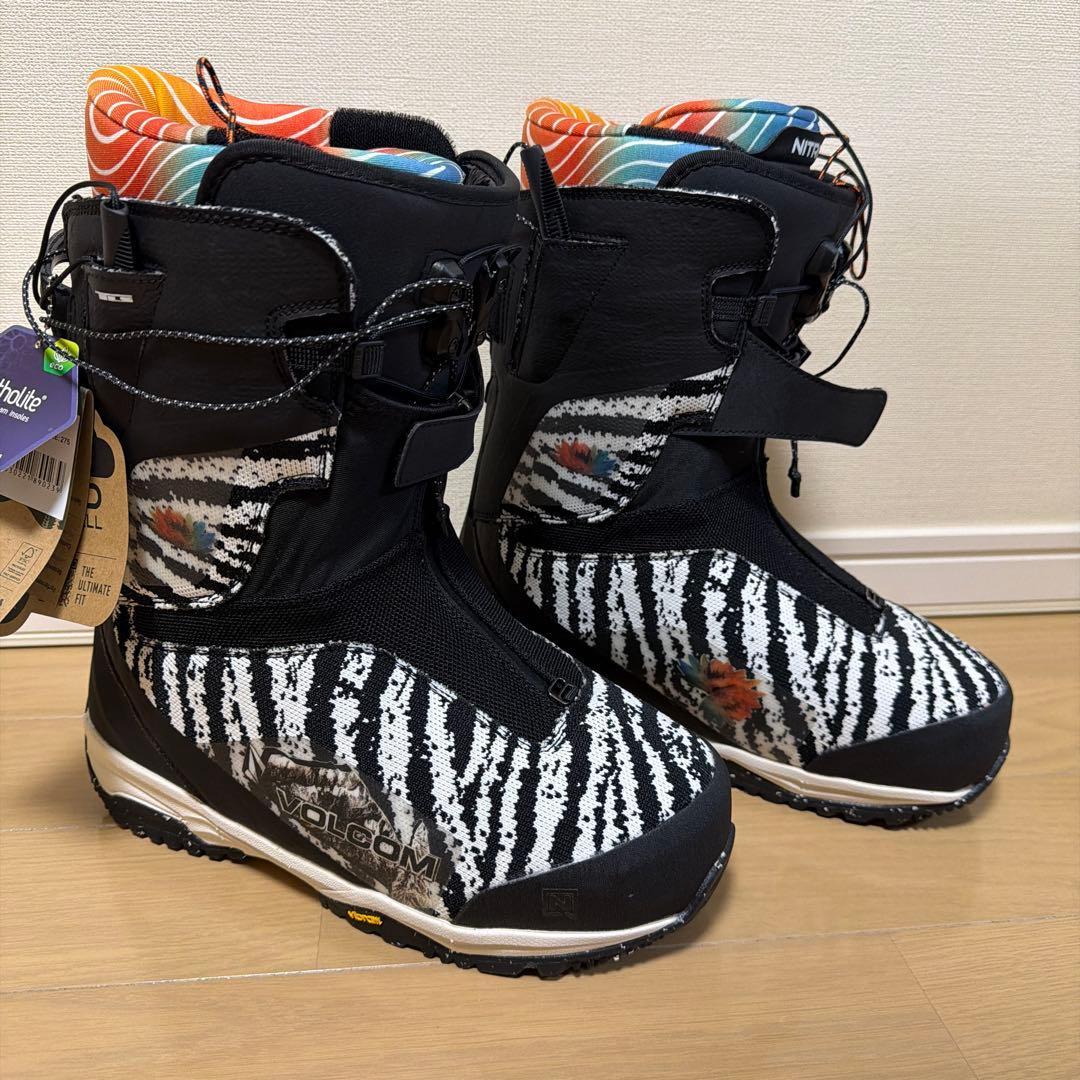 VOLCOM × NITRO スノーブーツ