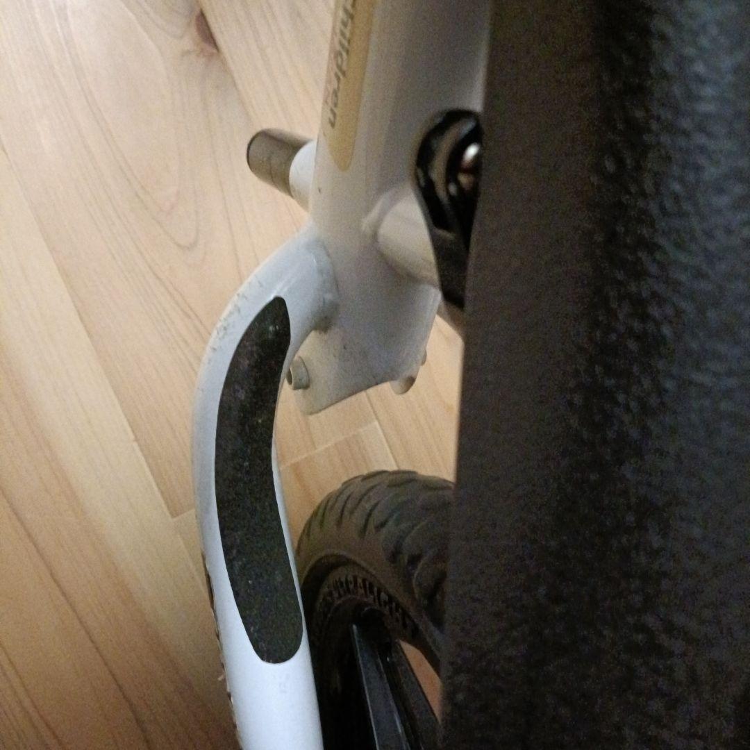 ストライダー　セーブザチルドレン 12インチ　ホワイト　限定モデル