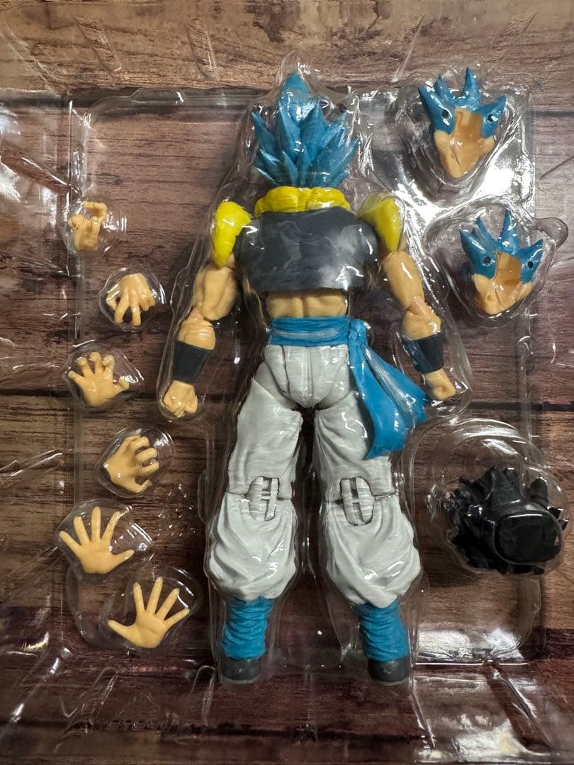 S.H.Figuarts 超サイヤ人ゴット超サイヤ人ゴジータ 可動フィギュア